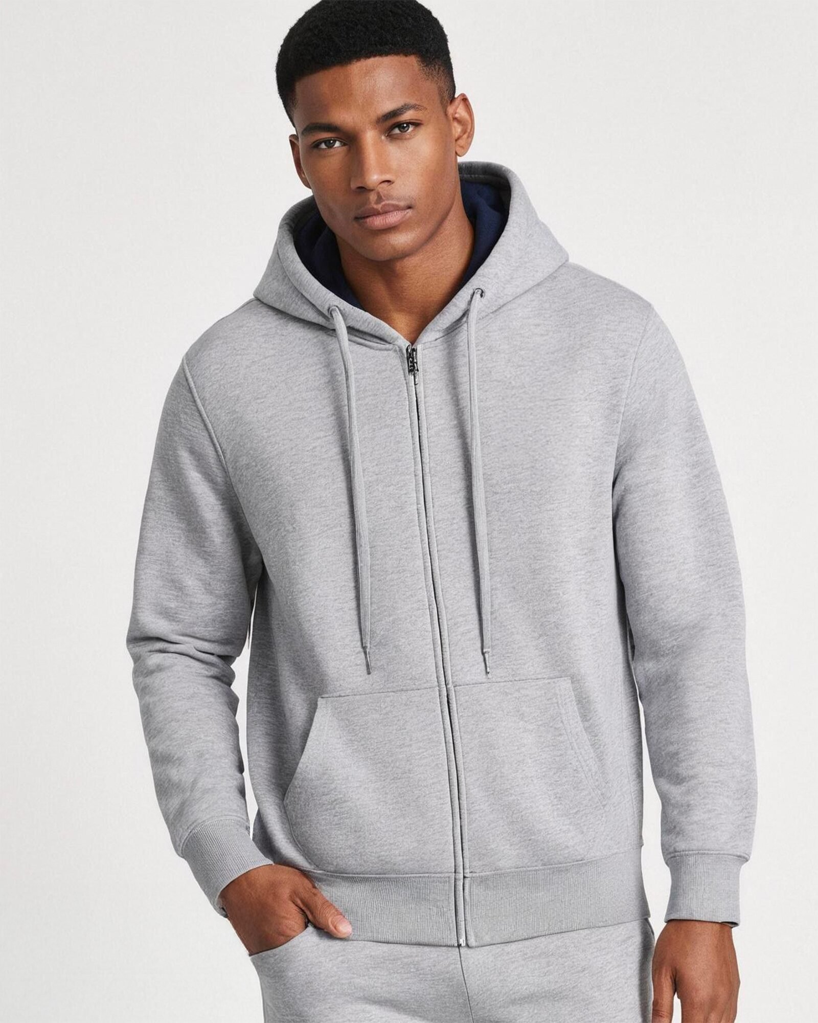 Classic hooded sweatshirt with zipper